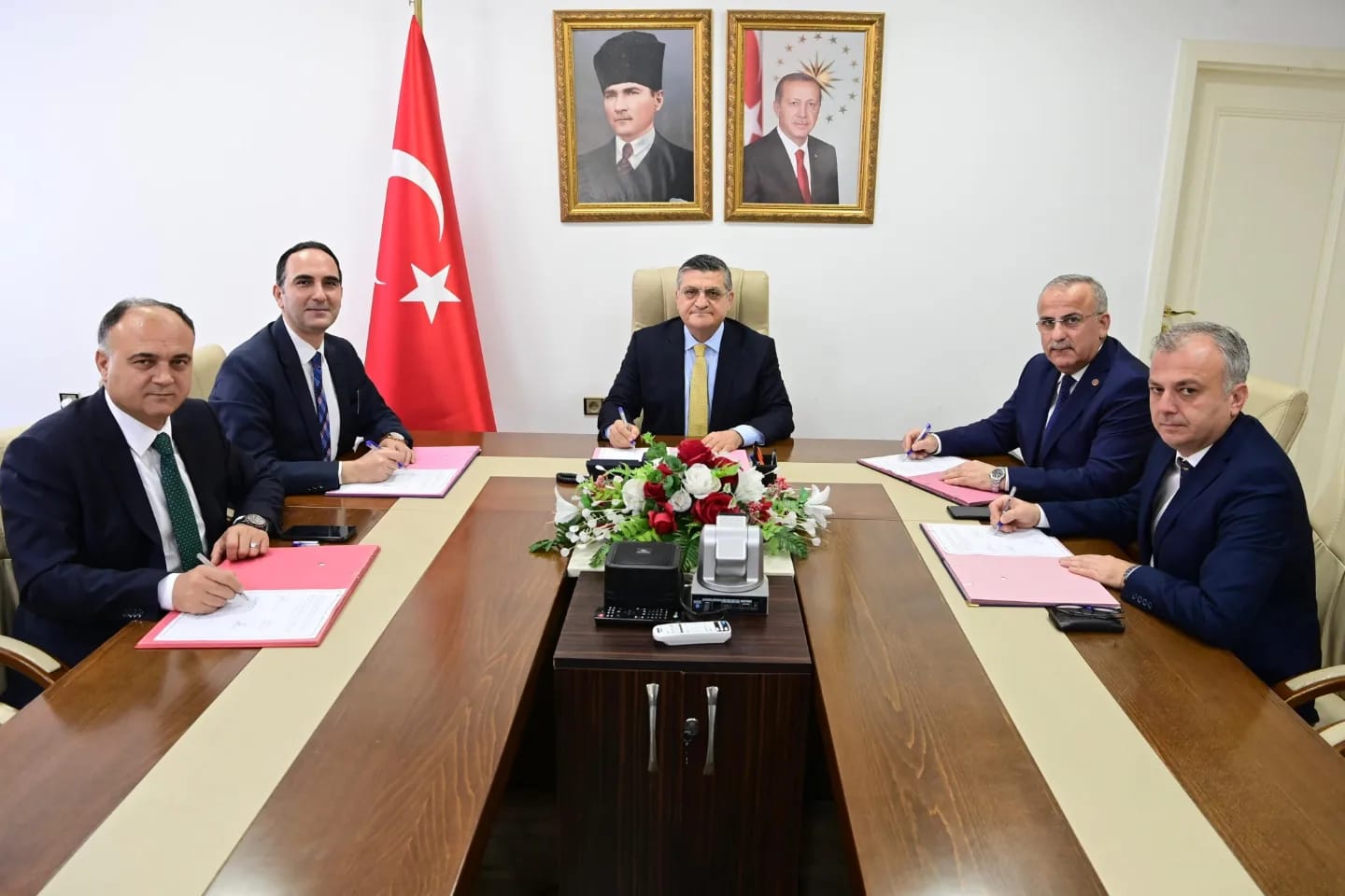 Mutlu Çarşamba Günleri Başlıyor...