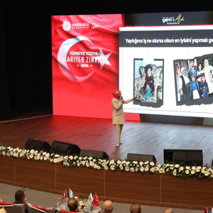 Aile ve Sosyal Hizmetler Bakanımız Göktaş, "Türkiye Yüzyılı Kariyer Zirvesi"nde Gençlerle Buluştu - fotoğraf 3