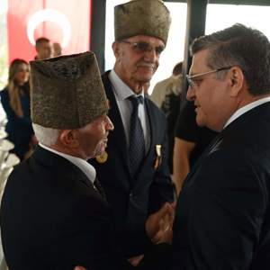 Valimiz Sayın Dr. Mustafa Özarslan, Eşi Reva Beray Özarslan Hanımefendi  Şehit Ailelerimiz, Gazilerimiz Ve Gazi Yakınlarımız İle Kahvaltıda Bir Araya Geldi. - fotoğraf 1