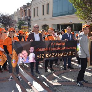LÖSEV’den Farkındalık Yürüyüşü - fotoğraf 1