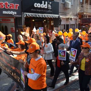 LÖSEV’den Farkındalık Yürüyüşü - fotoğraf 4