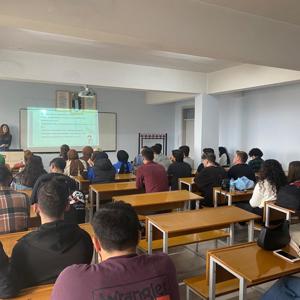 Giresun Üniversitesi öğrencilerine Evlilik Öncesi Eğitim ve Teknoloji Bağımlılığı konularında eğitim verildi - fotoğraf 1