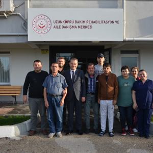 İl Müdürümüz Bilgin ÖZBAŞ’tan, Uzunköprü Bakım, Rehabilitasyon ve Aile Danışma Merkezi Müdürlüğüne Veda Ziyareti - fotoğraf 1