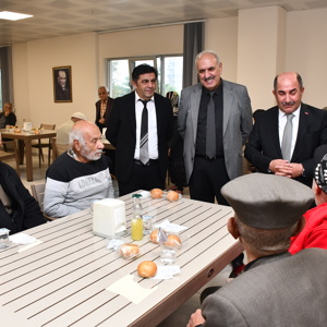 İl Müdürümüz Galip SÖKMEN  İl Müdürlüğümüze bağlı Antalya Huzurevi Yaşlı Bakım ve Rehabilitasyon Merkezi Müdürlüğünü ziyaret etti. - fotoğraf 3