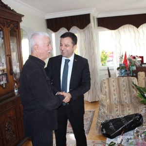 İL MÜDÜRÜMÜZDEN ŞEHİT AİLEMİZE ZİYARET - fotoğraf 2