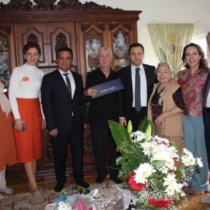 İL MÜDÜRÜMÜZDEN ŞEHİT AİLEMİZE ZİYARET - fotoğraf 1