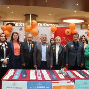 KADIN EMEĞİNE EVET KADINA ŞİDDETE HAYIR' FARKINDALIK ETKİNLİĞİ DÜZENLENDİ - fotoğraf 6