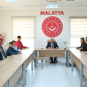 İL MÜDÜR VEKİLİMİZ ŞAMPİYONLARLA BİR ARAYA GELDİ - fotoğraf 2