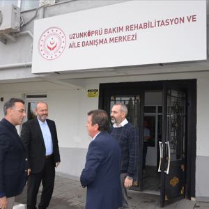 İl Müdürümüz Harun TOHUMCU Uzunköprü Bakım, Rehabilitasyon ve Aile Danışma Merkezi Müdürlüğünü Ziyaret Etti - fotoğraf 1