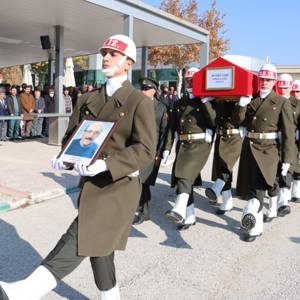İL MÜDÜR VEKİLİMİZ CEVDET TATAR KIBRIS GAZİSİ HAMİT SARI'NIN CENAZE TÖRENİNE KATILDI - fotoğraf 2