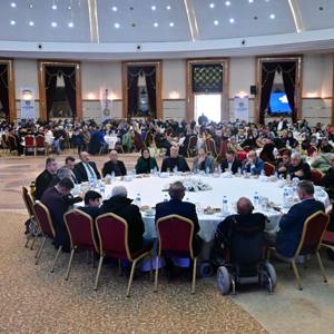İl Müdür Vekilimiz Cevdet Tatar, 3 Aralık Dünya Engelliler Günü münasebetiyle Büyükşehir Belediyesi ve Özel Güvenim Bakım Merkezi tarafından hazırlanan programlara katılım sağladı. - fotoğraf 2