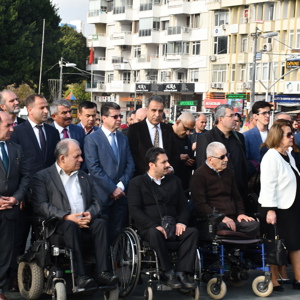 3 Aralık Dünya Engelliler Günü nedeniyle Çelenk Sunma töreni gerçekleştirildi. - fotoğraf 9