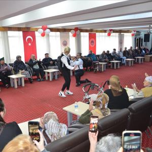 3 Aralık Dünya Engelliler Günü Kapsamında Huzurevinde Program Düzenlendi - fotoğraf 13