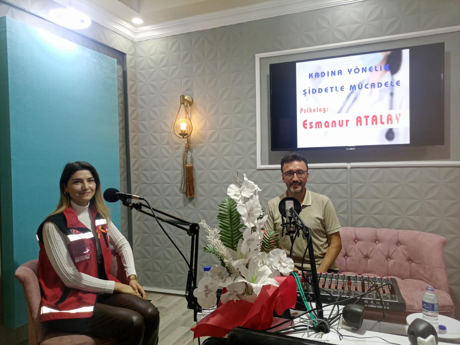 AnamurSHM'den Psikolog Esmanur ATALAY,  İlçede yayın yapan Gözde FM'e konuk oldu ve "#25KasımKadınaYönelikŞiddetleMücadeleGünü Anlam ve Önemi, Şiddetin Nedenleri, Sonuçları ve Toplumdaki Etkisi "ni anlattı.  