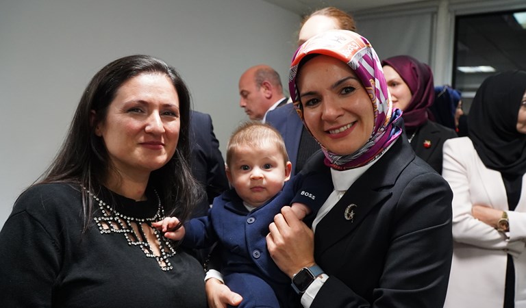 Aile ve Sosyal Hizmetler Bakanımız Göktaş, Cenevre’de Yaşayan Türklerle Bir Araya Geldi