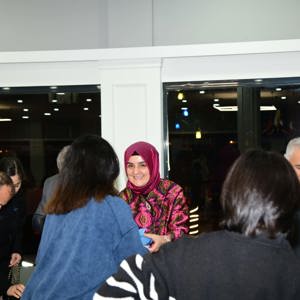 Vali Aziz Yıldırım ve Eşi Güllühan Yıldırım, Çocuklarla Bir Araya Geldi. - fotoğraf 3