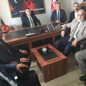 İl Müdürümüz Sn.Vefa Akdoğan ve Beraberindeki heyet ile ''Tatvan Şehit Aileleri ve Gaziler Derneği''ni ziyaret ettiler  - fotoğraf 6