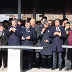 ŞEHİT PİYADE SÖZLEŞMELİ ER EMRE TAŞKIN  GÖZYAŞLARI ARASINDA SON YOLCULUĞUNA UĞURLANDI - fotoğraf 2