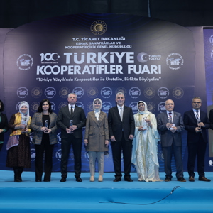 Bakanımız Mahinur Özdemir Göktaş, Gaziantep'te Türkiye Kooperatifler Fuarı ve Aile Akademisi’nin Açılışlarına Katıldı - fotoğraf 2