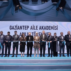 Bakanımız Mahinur Özdemir Göktaş, Gaziantep'te Türkiye Kooperatifler Fuarı ve Aile Akademisi’nin Açılışlarına Katıldı - fotoğraf 6