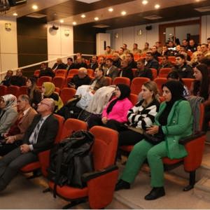 Müdürlüğümüze bağlı Adilcevaz Sosyal Hizmet Merkezi  tarafından, Ahlat ilçemizde ki Halk Eğitim Merkezinde, görevli muhtarlara, kurum amirlerine ve belediye personellerine "Kadına Yönelik Şiddetle Mücadele "konulu eğitim verildi. - fotoğraf 1