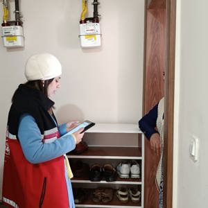 Aile Sosyal Destek Programı kapsamında, Bitlis Sosyal Hizmet Merkezi Müdürlüğü personelleri tarafından Merkez İlçemizde hane ziyaretleri gerçekleştirildi. Aile Sosyal Destek Programı personelleri, vatandaşlarımızın desteğe ihtiyaç duydukları her noktada yanlarındayız. - fotoğraf 3