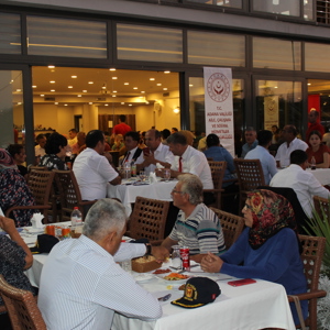 Adana Valiliğimiz Tarafından “19 Eylül Gaziler Günü” Kutlamaları Kapsamında Yemek Programı Düzenlendi - fotoğraf 22