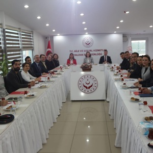 Vali Yardımcımız Sayın İdil ÖZDEMİR DOĞAN Başkanlığında Roman Vatandaşlara Yönelik Strateji Planı Kapsamında Toplantı Gerçekleştirildi - fotoğraf 2
