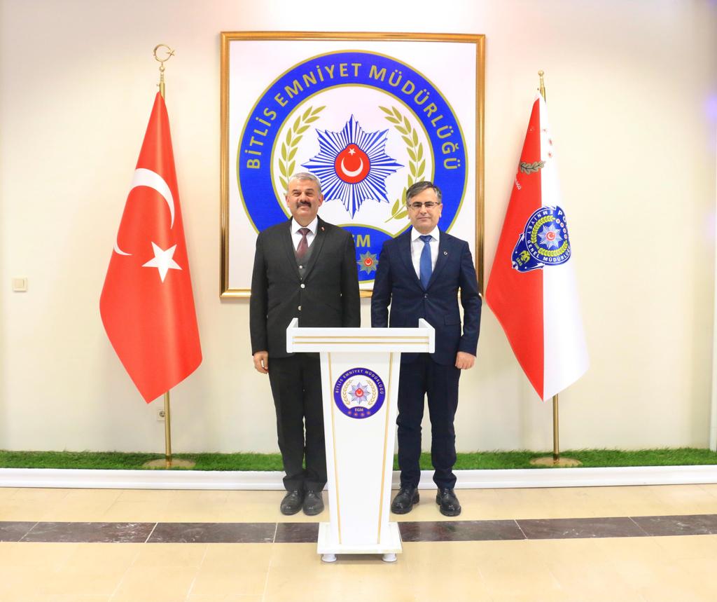 İl Müdürümüz Vefa Akdoğan , Bitlis İl Emniyet Müdürümüz Ortaç Şekeroğlu'nu ziyaret ederek, yapılacak iş ve işlemler hakkında istişarede bulundu. Misafirperverliğinden dolayı Müdürümüze teşekkür ederiz.
