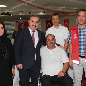 OSMANİYE VALİLİĞİ TARAFINDAN GAZİLERİMİZ ONURUNA YEMEK PROGRAMI DÜZENLENDİ - fotoğraf 6