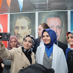 Minister Mahinur Özdemir Göktaş attended the “We are a Big Family” Meeting in Batman - fotoğraf 7