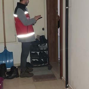 Aile Sosyal Destek Programı kapsamında, Bitlis Sosyal Hizmet Merkezi Müdürlüğü personelleri tarafından Bitlis merkezde hane ziyaretleri gerçekleştirildi. Aile Sosyal Destek Programı ekiplerimizle, vatandaşlarımızın desteğe ihtiyaç duydukları her noktada yanlarındayız. - fotoğraf 2