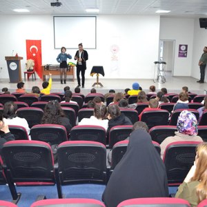 ÇOCUKLARIMIZ 1 EYLÜL TİYATRO AKADEMİSİ İLE BİRLİKTE EĞLENCELİ SAATLER GEÇİRDİ. - fotoğraf 1