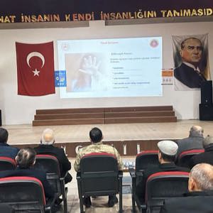 Müdürlüğümüze bağlı  Bitlis Sosyal Hizmet Merkezi personelleri  ve Bitlis İl Jandarma işbirliği ile Güroymak Merkez ve Köy Muhtarlarına  "Kadına Yönelik Şiddetle Mücadele ve Farkındalık" semineri düzenlendi - fotoğraf 1