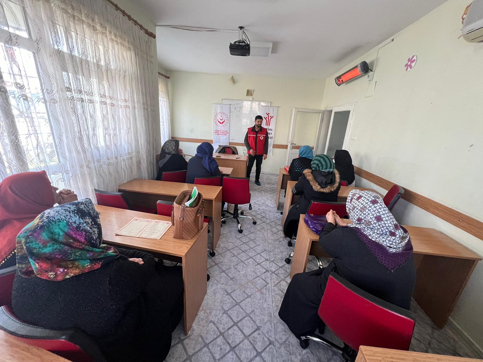 Bayındır Aile Destek Merkezi Kursiyerlerine Evlilik Öncesi Eğitimi 