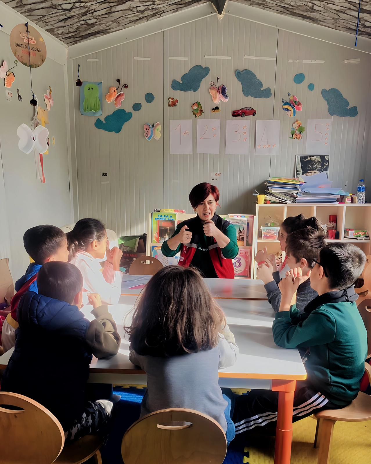 Psikososyal destek ekiplerimizin, oyun alanlarında çalışmaları devam ediyor.