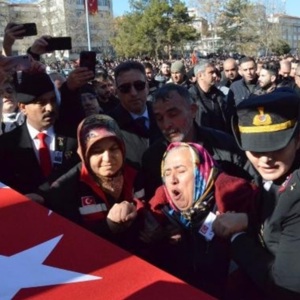 Şehidimizin emanetlerini en acılı günlerinde yalnız bırakmadık, bundan sonra da yalnız bırakmayacağız. Devletimizin destek eli her daim üzerlerinde olacak - fotoğraf 1