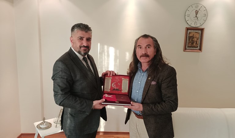 İl Müdürümüz Abdullah Kömürcüoğlu  Gazi Polis Memuru İbrahim Ulutürk'ü ziyaret etti.