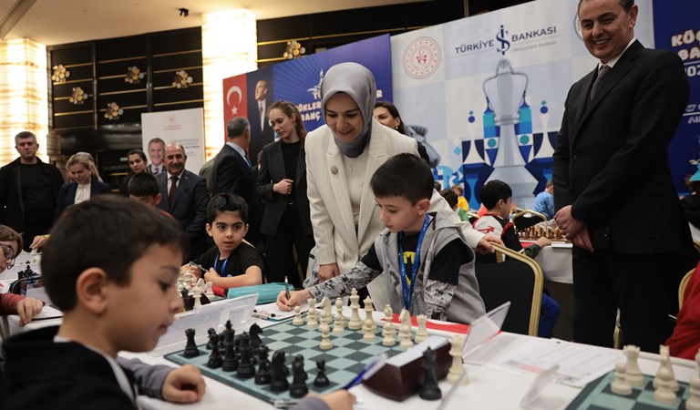 Aile ve Sosyal Hizmetler Bakanımız Göktaş, Antalya'daki Satranç Şampiyonası'na Katıldı
