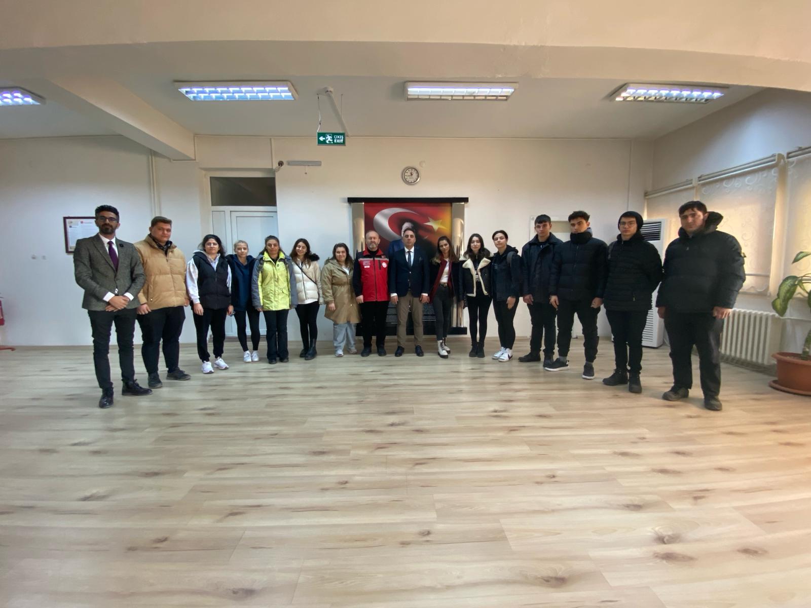 Gençlerimize “İş Hayatına Uyum Semineri” Verildi.