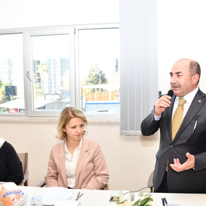Sayın Valimizin Eşi Ebru ŞAHİN Hanımefendinin katılımıyla Huzurevi Sakinlerimizle Kahvaltı Programında bir araya geldik. - fotoğraf 1