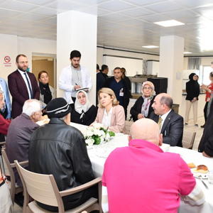 Sayın Valimizin Eşi Ebru ŞAHİN Hanımefendinin katılımıyla Huzurevi Sakinlerimizle Kahvaltı Programında bir araya geldik. - fotoğraf 5