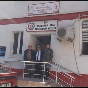 İl Müdürümüz Şuayip ÜNER, Biga Kaymakamı Sayın Erdinç DOLU’yu ve Biga’da bulunan kuruluşumuz Biga Sosyal Hizmet Merkezi Müdürlüğünü ziyaret etti.  - fotoğraf 2