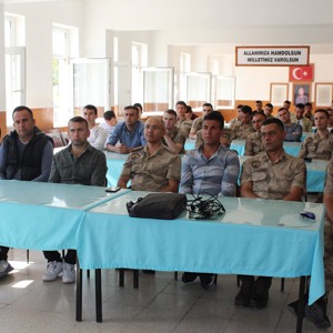 Muradiye de İlçe Jandarma Komutanlığına Sosyal Hizmet Merkezi ve İlçe Sağlık Müdürlüğünden ortak eğitim yapıldı - fotoğraf 3