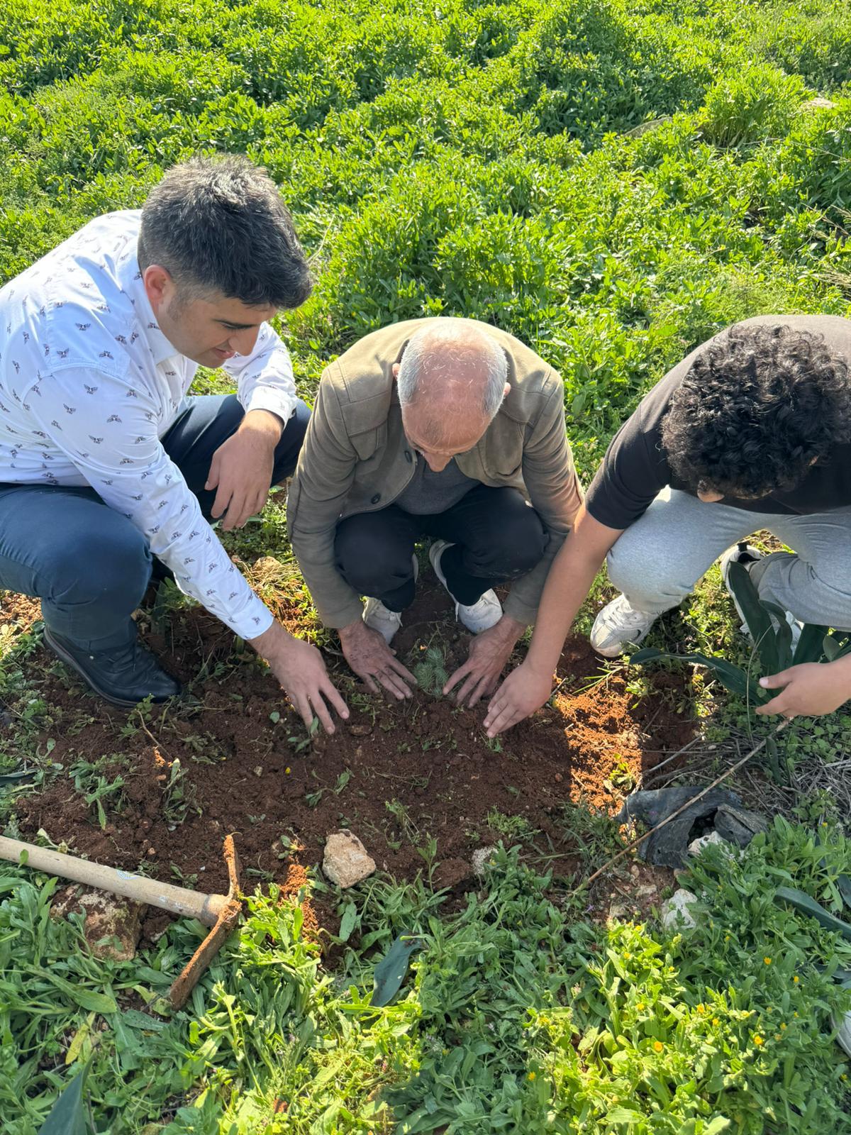 #DepreminYılDönümü ve  #NesillerBuluşuyor etkinlikleri kapsamında kurum bakımında kalmakta olan çocuklarımız, İl Çocuk Komitesi çocuklarımız ve Erdemli Huzurevi'nde kalmakta olan yaşlılarımız fidan dikme etkinliğinde bir araya geldi.