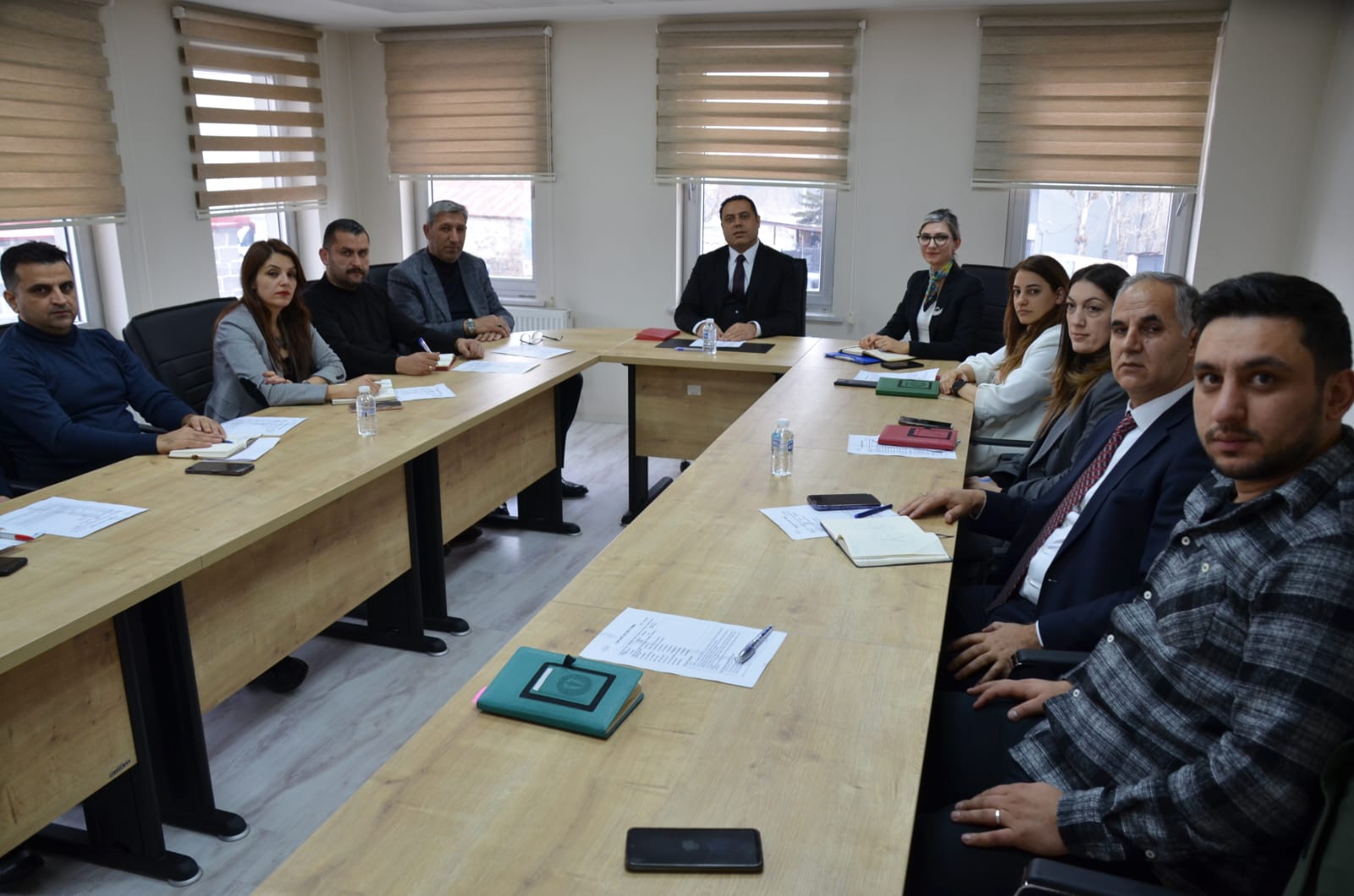 İl Müdürümüz Mustafa TOSUNOĞLU başkanlığında  İl Müdür Yardımcıları , Şube Müdürü ve  Kuruluş Müdürlerimizin  katılımları ile aylık "Değerlendirme Toplantısı" gerçekleştirilmiştir.