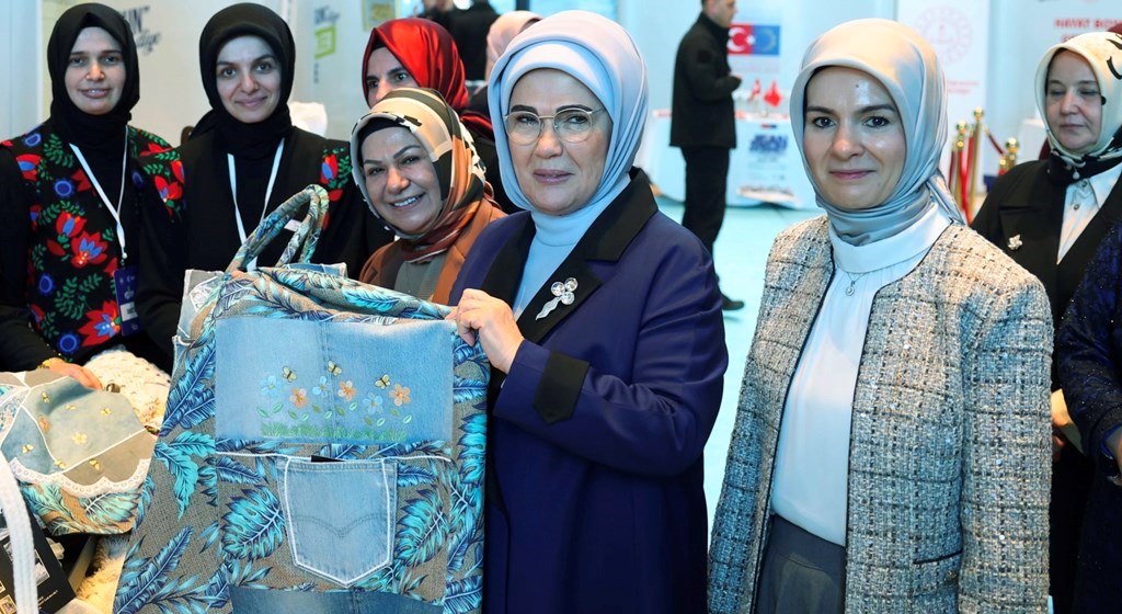 Emine Erdoğan Hanımefendi ve Bakanımız Göktaş "Yüzyılın Kadın İstihdamı 'İş-Pozitif' Tanıtım Programı"nda Kadın Girişimcilerle Buluştu
