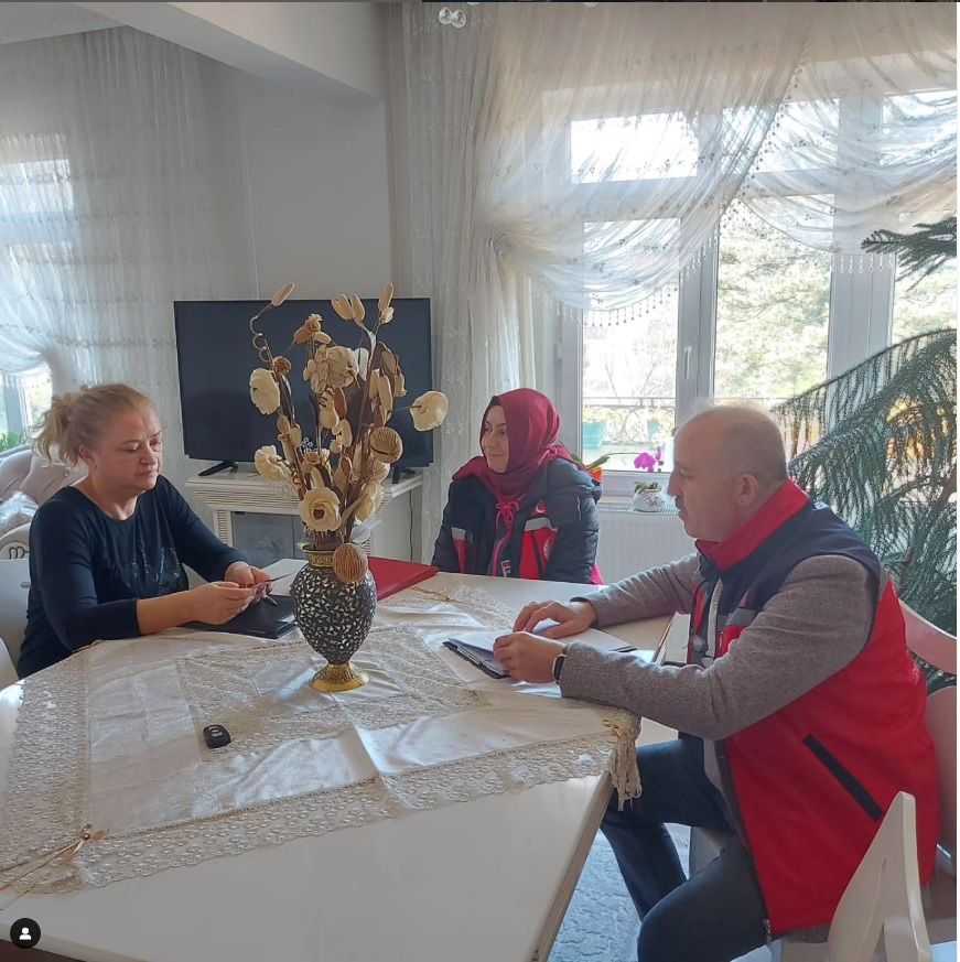 #ASDEP ekiplerimiz, vatandaşlarımızın sosyal hizmet ve sosyal yardım ihtiyaçlarını tespit etmek amacıyla saha çalışmalarını sürdürüyor.