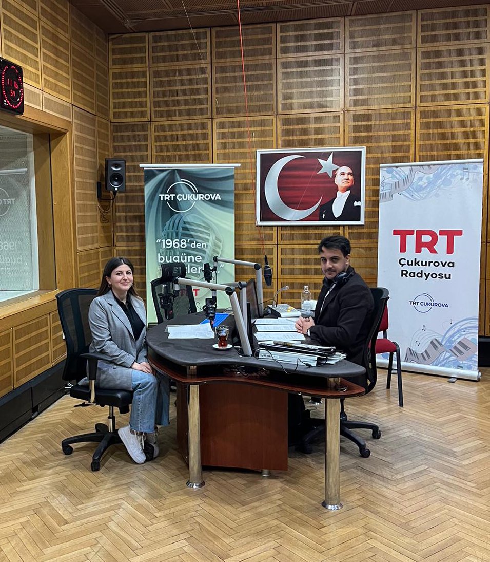 Mersin Şiddet Önleme ve İzleme Merkezi Müdürlüğü’müzde görev alan Sosyal Çalışmacı Özge YILDIZ, TRT Çukurova Radyosu konuğu olarak “ŞÖNİM hizmetlerini, #Alo183 Sosyal Destek Hattı ve #KADES uygulaması”nı anlattı.