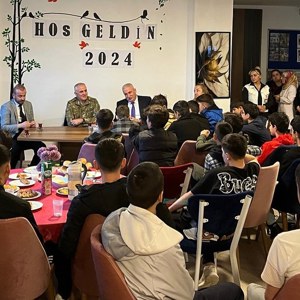 Samsun Garnizon Komutanı Gençlerle Buluştu - fotoğraf 1